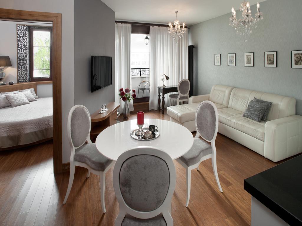 Parkside Old Town Aparthotel