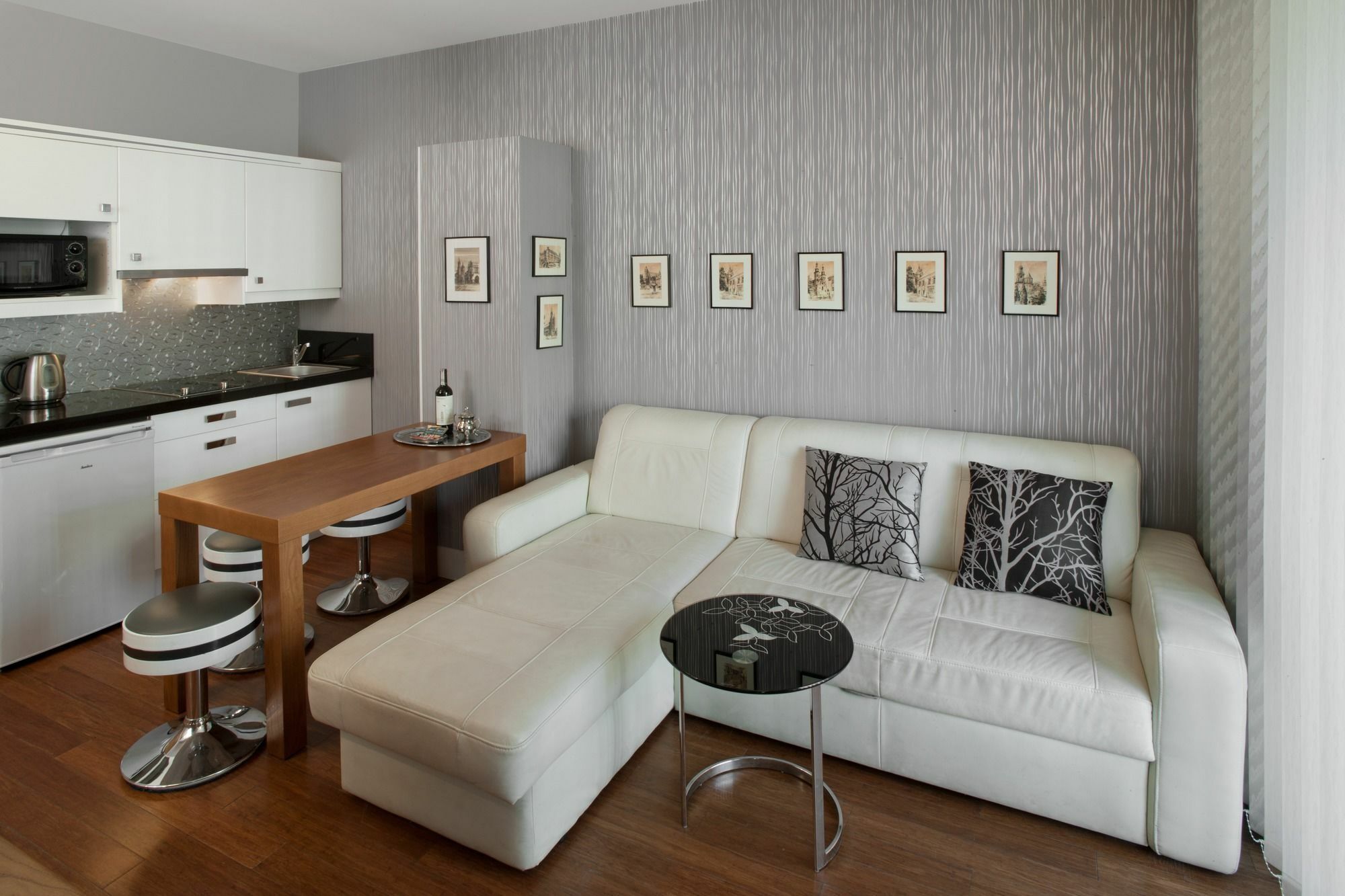 Parkside Old Town Aparthotel 3*