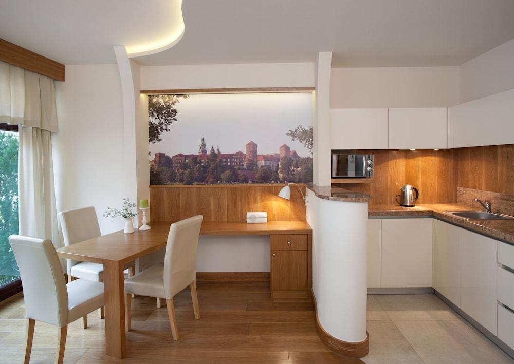 Parkside Old Town Aparthotel 3*